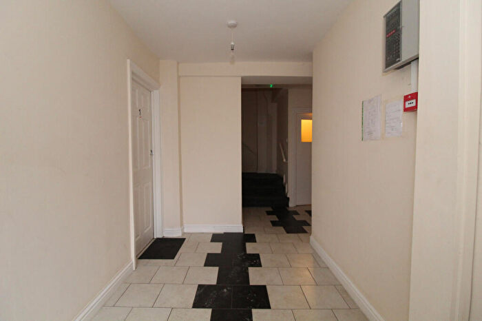 3 Bedroom Flat To Rent In Empire Court, Avon Street, Rugby, Warwickshire, CV21