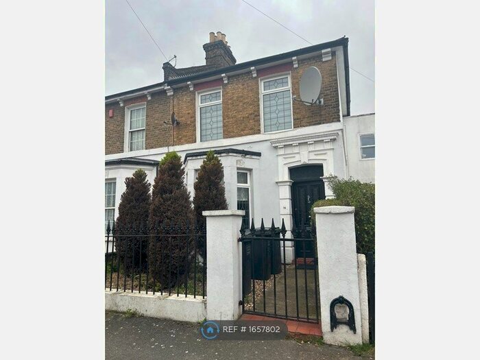 3 Bedroom Semi-Detached House To Rent In Knowles Hill Crescent, London, SE13