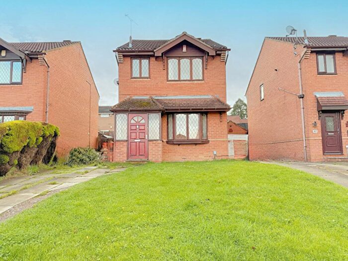 3 Bedroom Detached House For Sale In Hazelcroft, Bradford, West Yorkshire, BD2