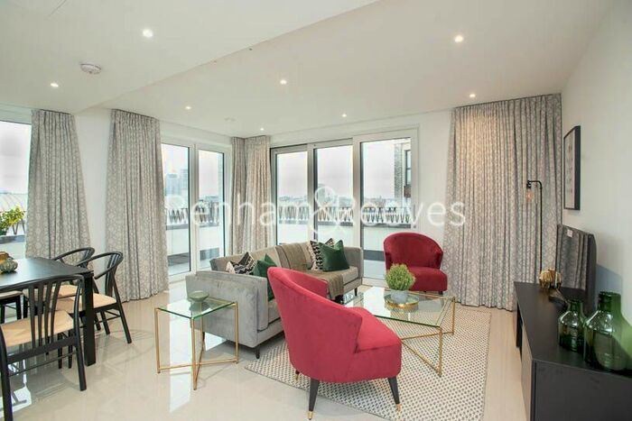 3 Bedroom Flat To Rent In St. Georges Circus, Blackfriars Circus, SE1