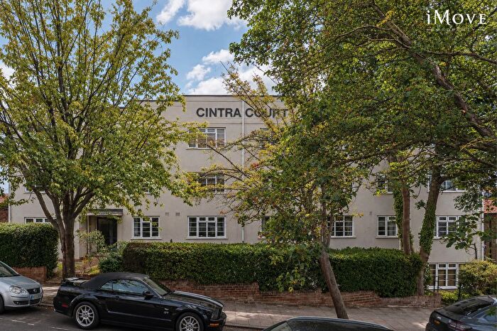 2 Bedroom Flat For Sale In Cintra Court, London, London, SE19