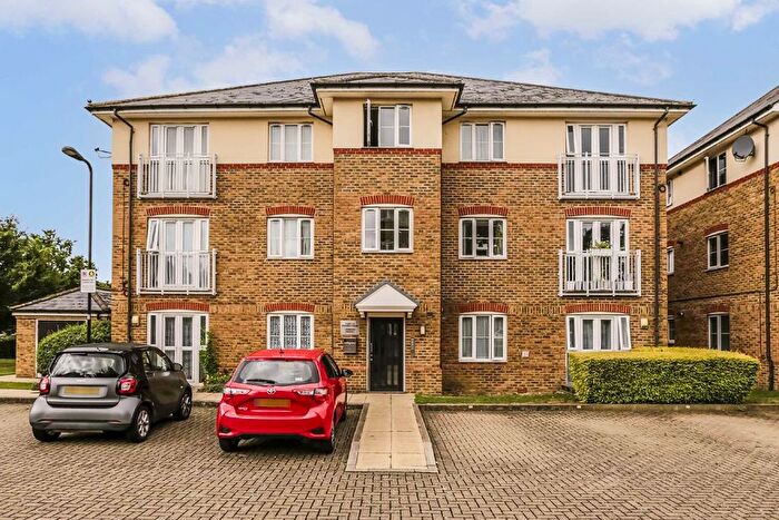 1 Bedroom Flat To Rent In Periwood Crescent, Perivale, Greenford, UB6