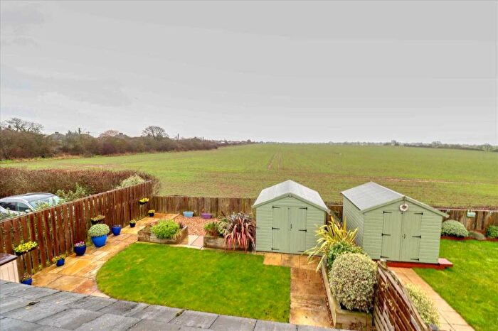 3 Bedroom Bungalow For Sale In The Beaumonts, Great Holland, Great Holland, CO13