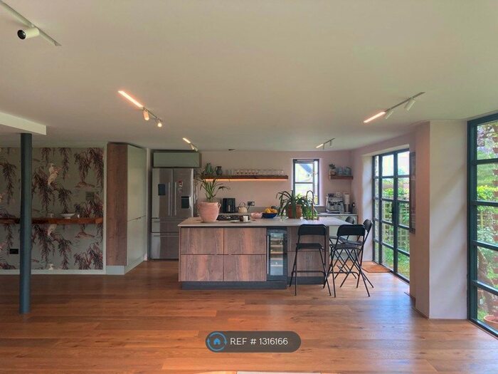 3 Bedroom Semi-Detached House To Rent In Steane Grounds, Brackley, NN13