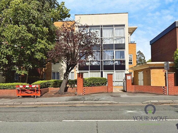 2 Bedroom Flat For Sale In Woodcote Road, Wallington, Sutton, SM6