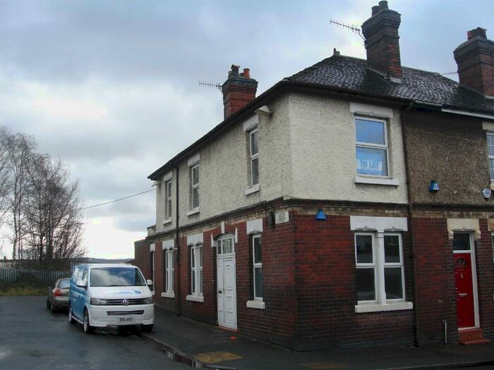 2 Bedroom Flat To Rent In Leeds Street, Fenton, Stoke-on-Trent, ST4