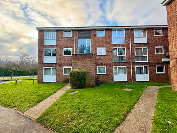 2 Bedroom Flat To Rent In Forsythia Close, Chelmsford, CM1