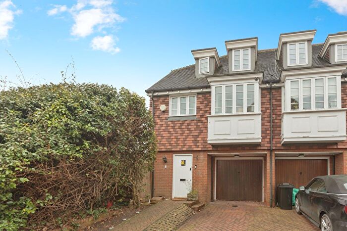 3 Bedroom End Of Terrace House For Sale In Southbank, Swanley, BR8
