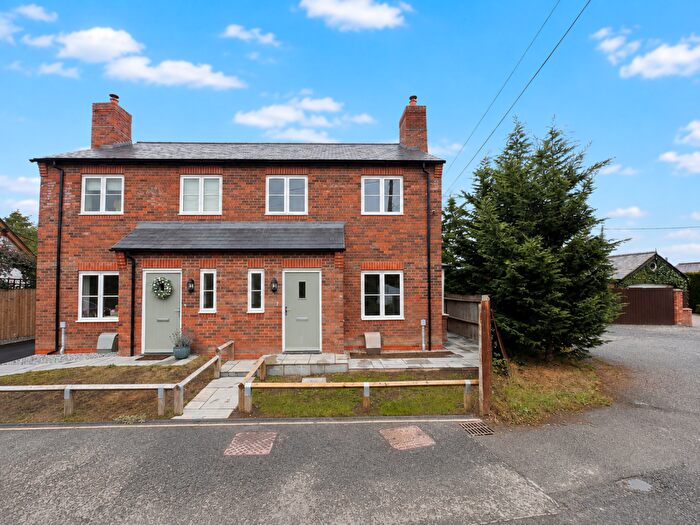 3 Bedroom Semi-Detached House For Sale In Norman Place, Newton-By-Tattenhall, CH3