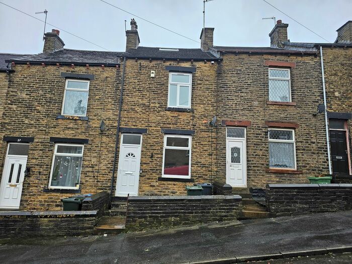 4 Bedroom Terraced House To Rent In Airedale Crescent, Bradford, BD3