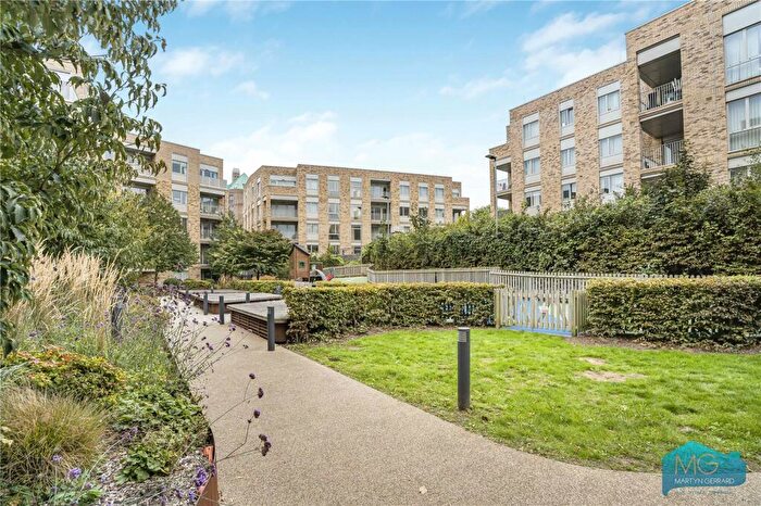 3 Bedroom Apartment For Sale In Medawar Drive, Mill Hill, London, NW7