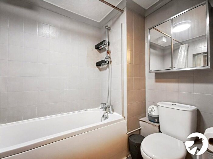 1 Bedroom Flat To Rent In Erith Road, Belvedere, DA17