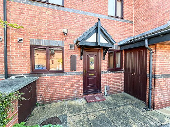 2 Bedroom Flat To Rent In Shipley Court, Gateshead, NE8