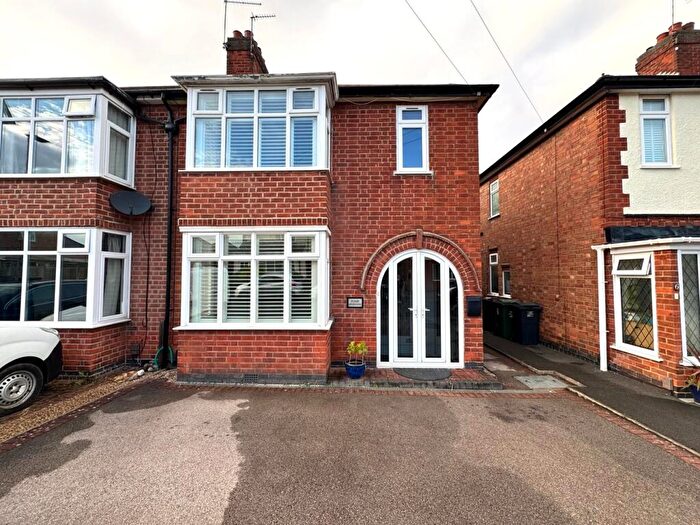 3 Bedroom Semi-Detached House For Sale In Newlands Avenue, Shepshed, Loughborough, LE12