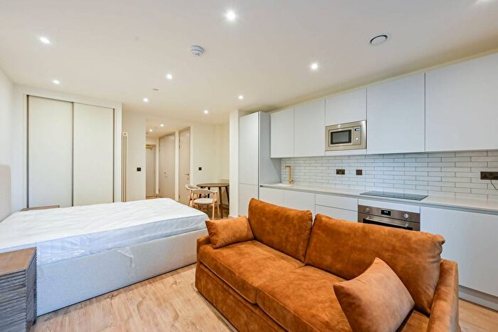 Studio To Rent In Selbourne Road, Walthamstow, E17