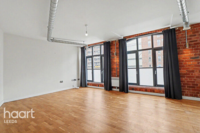 2 Bedroom Apartment For Sale In East Street, Leeds, LS9