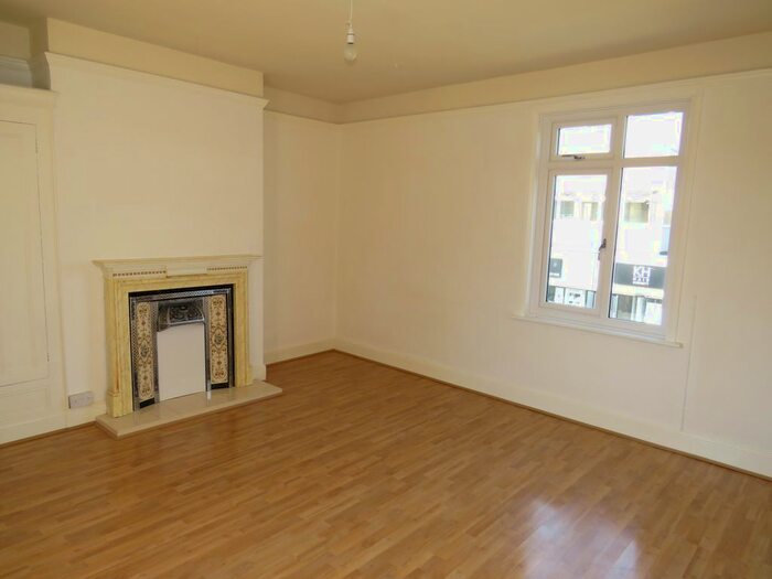 1 Bedroom Flat To Rent In The Parade, Oadby, Leicester LE2