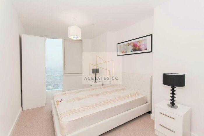 2 Bedroom Flat To Rent In High Street, Stratford, London, E15