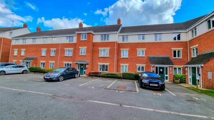 1 Bedroom Flat To Rent In Moorcroft House, The Spires, Archdale Close, Chesterfield, Derbyshire, S40