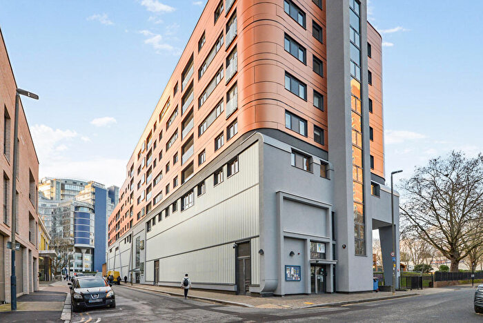 1 Bedroom Apartment For Sale In Holman Road, Battersea, SW11