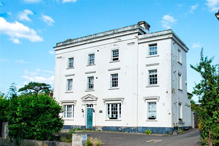 2 Bedroom Flat For Sale In High Street, St. Mary Cray, Orpington, BR5