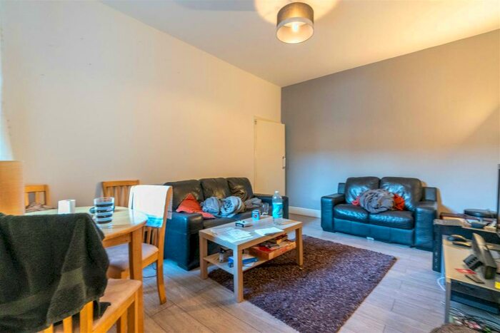 2 Bedroom Flat To Rent In &#.pppw Hazelwood Avenue, Jesmond, Newcastle Upon Tyne, NE2