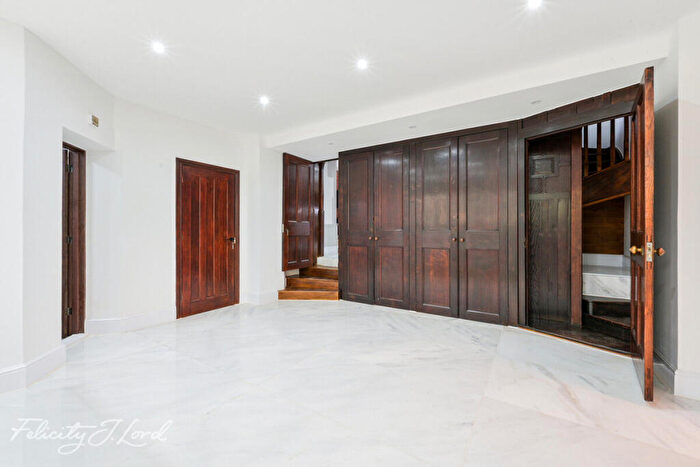 3 Bedroom Character Property For Sale In Ashmore Road, London, SE18