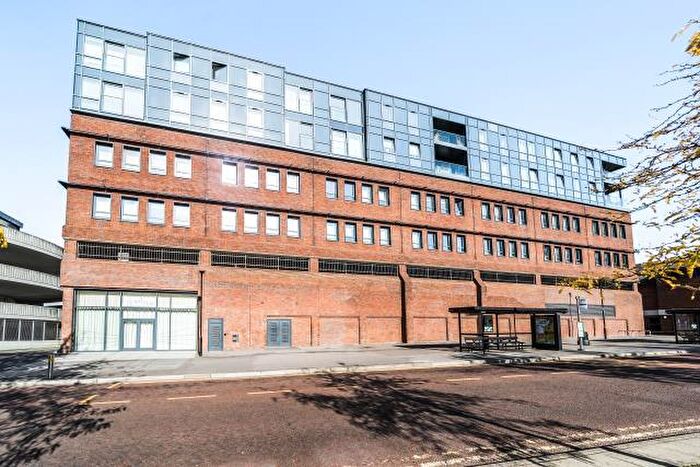 2 Bedroom Apartment For Sale In Pembroke Broadway, Camberley, GU15