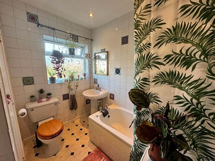 2 Bedroom End Of Terrace House To Rent In King Street, Kingswood, Bristol, BS15