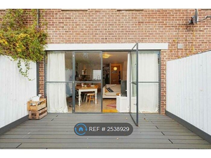 2 Bedroom Terraced House To Rent In Shirland Mews, London, W9