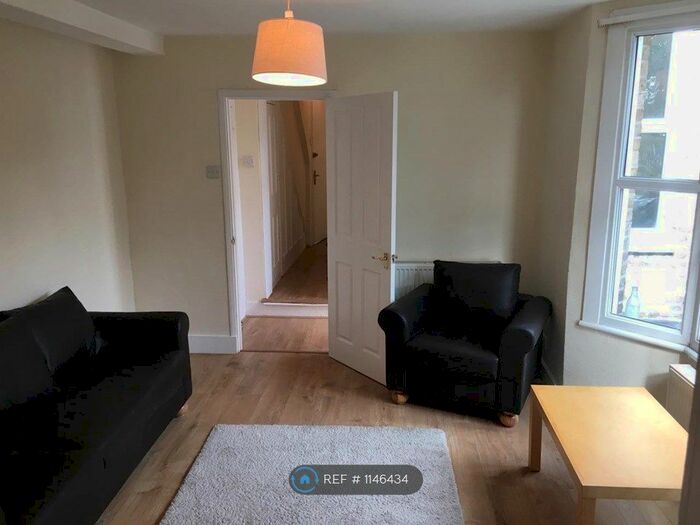 2 Bedroom Flat To Rent In Capel Rd, London E7