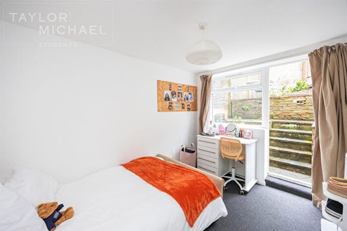 5 Bedroom End Of Terrace House To Rent In Warleigh Road, Brighton, BN1