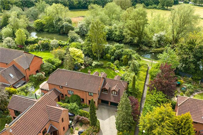 4 Bedroom Detached House For Sale In Boulters Lock, Giffard Park, Milton Keynes, Buckinghamshire, MK14