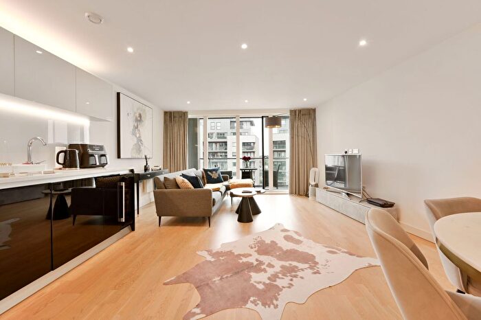2 Bedroom Flat For Sale In Pump House Crescent, Kew Bridge, Brentford, TW8