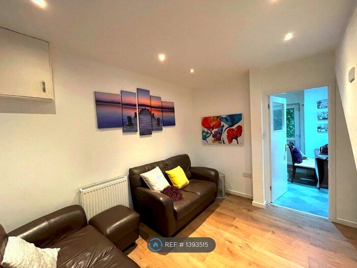 5 Bedroom Terraced House To Rent In Fladbury Crescent, Birmingham, B29