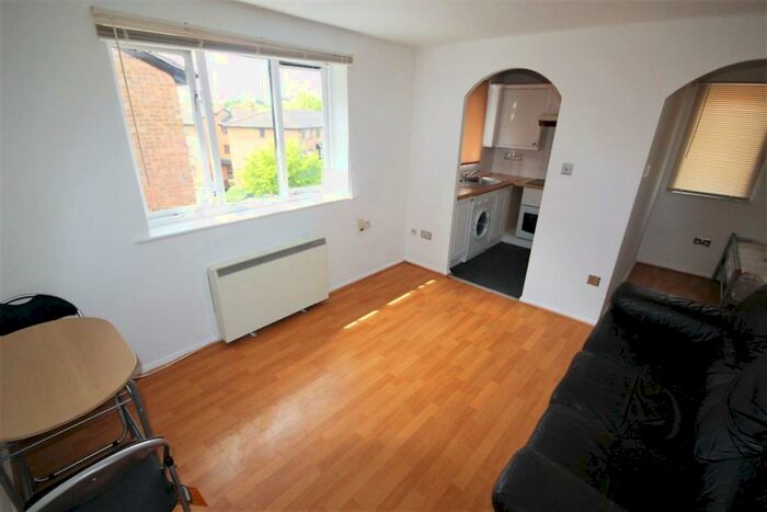 1 Bedroom Flat To Rent In Streamside Close, London, N9