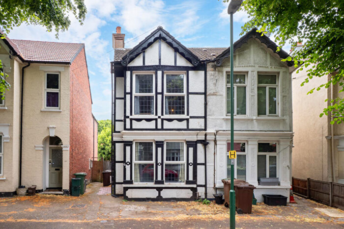 4 Bedroom Semi Detached House For Sale In Lenham Road, Sutton, SM1