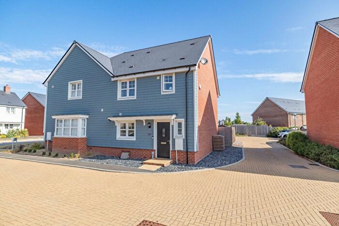 3 Bedroom Semi-Detached House For Sale In Woodlark Close, Finberry, Sevington, Kent, TN25
