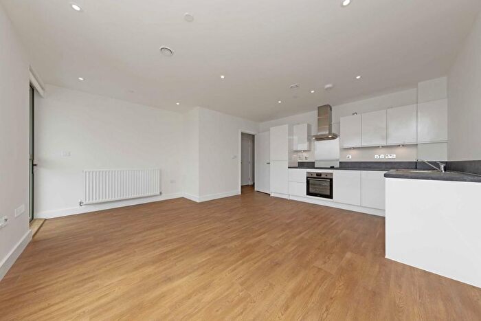 1 Bedroom Flat To Rent In Green Street, London, NW10