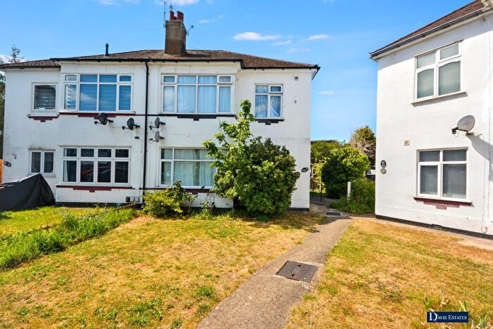 2 Bedroom Maisonette For Sale In Michael Gardens, Ardleigh Green, Hornchurch, RM11