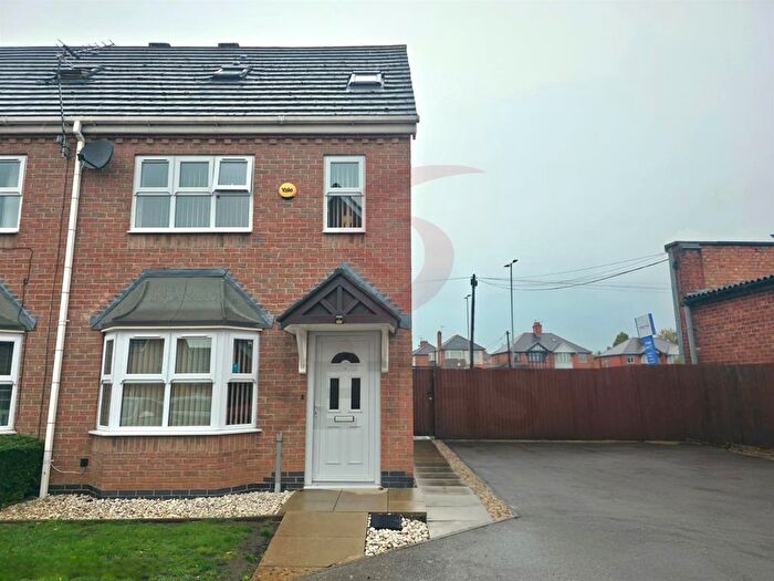 3 Bedroom End Terrace House To Rent In Thomas Close, Braunstone, Leicester, LE3