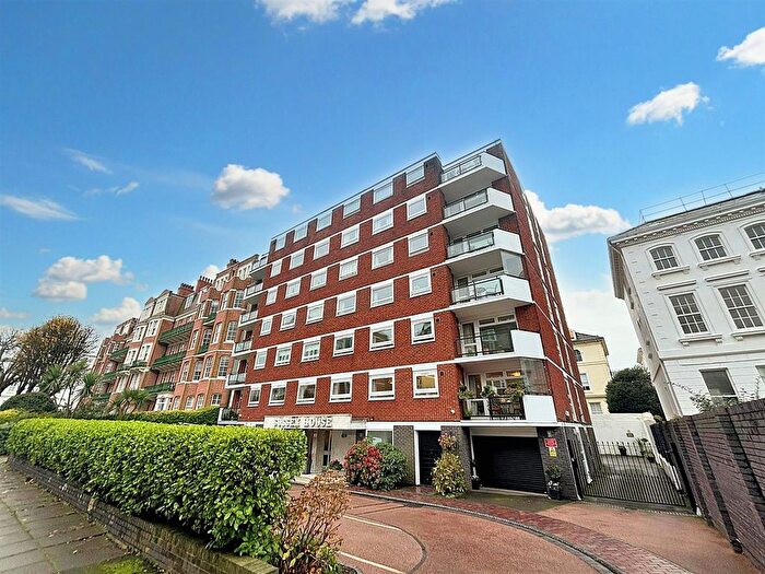 2 Bedroom Flat For Sale In Hartington Place, Eastbourne, BN21
