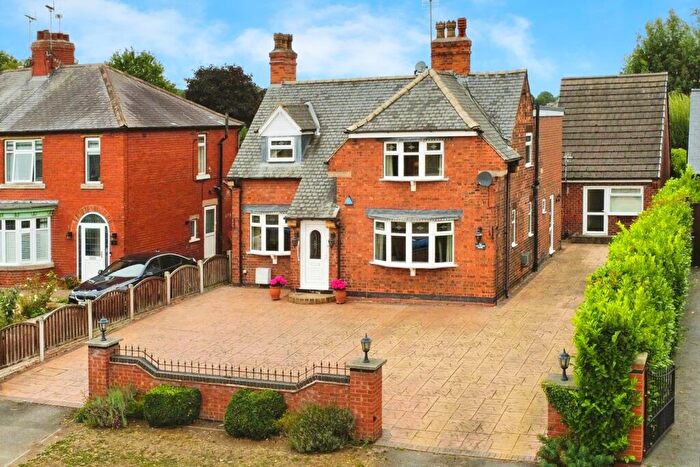 3 Bedroom Detached House For Sale In High Road, Carlton-in-Lindrick, Worksop, Nottinghamshire, S81