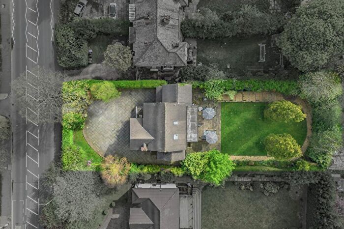 5 Bedroom Detached House For Sale In Bramhall Lane, Stockport, SK3