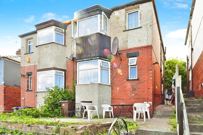 3 Bedroom Semi-Detached House For Sale In Vickers Road, Sheffield, South Yorkshire, S5