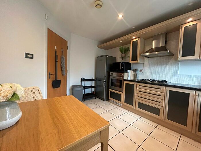 2 Bedroom Apartment To Rent In Quebec Quay, L3