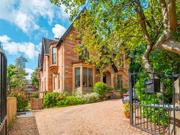 3 Bedroom Flat To Rent In Sydenham Road, Glasgow, G12