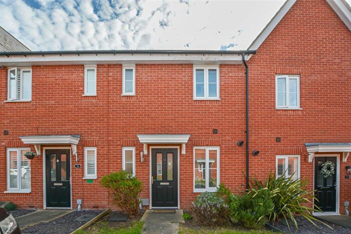 2 Bedroom Terraced House For Sale In Little Highwood Way, Brentwood, CM14