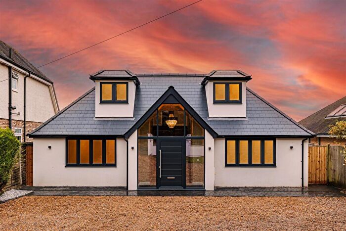 5 Bedroom Detached House For Sale In The Ridgeway, Cuffley, Hertfordshire, EN6