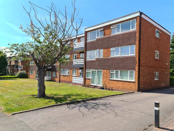 2 Bedroom Flat To Rent In Station Road, Sutton Coldfield, B73